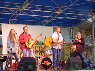 The Gatlinburg Chili Cook-Off Band played rocked the festival with bluegrass music!