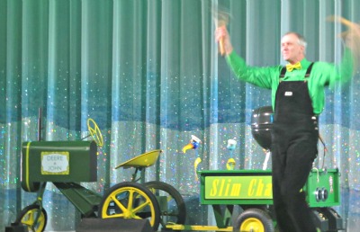 Smoky Mountain Opry comedian "Slim Pickens" is always a hit with the audience.