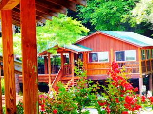 The Gatlinburg Restaurant Crystelle Creek is located near the Arts and Crafts Community.