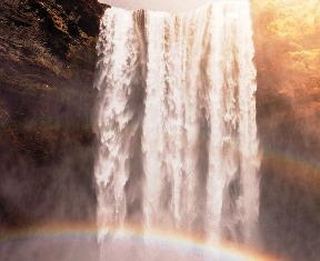 The Rainbow Falls Rainbow Appears When The Sun Shines Directly Over The Falls.