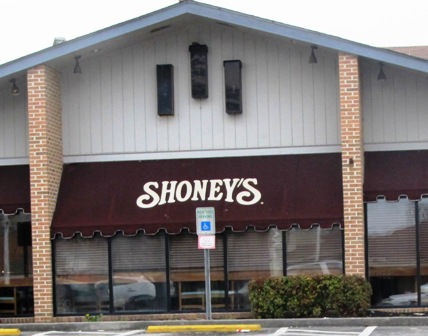 Sevierville Restaurants like Shoneys Family restaurant always has a hot meal ready and waiting for every member of the family!